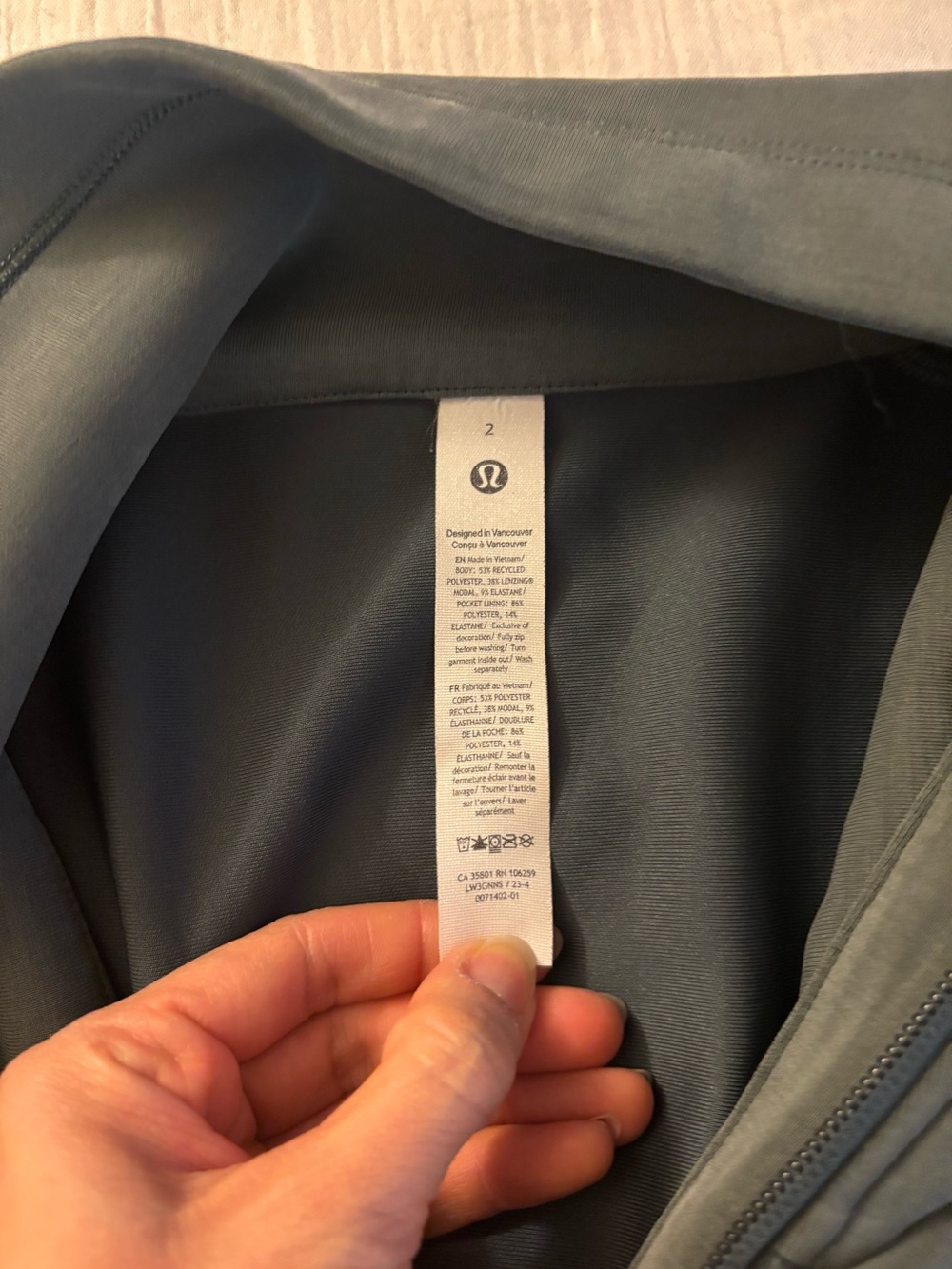 Lululemon Cinch waist Softstreme zip jacket - Picture 5 of 8